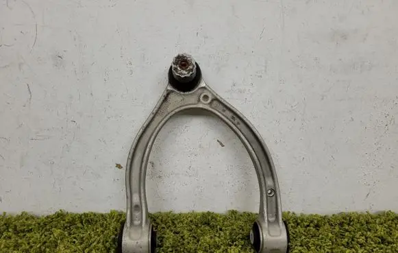 Mercedes-Benz C AMG W205 Front upper control arm/wishbone 