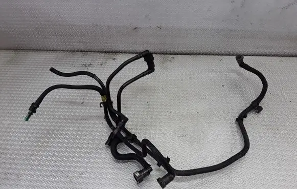 Ford Focus C-MAX Fuel line pipe