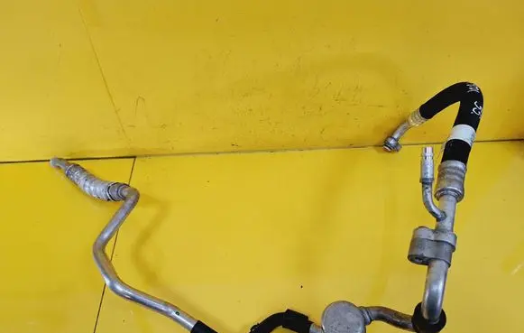 Volkswagen New Beetle Air conditioning (A/C) pipe/hose 1C1820743E 1C0820744C