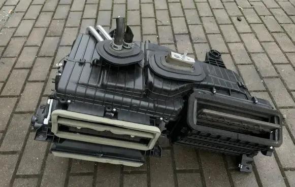 Interior heater climate box assembly