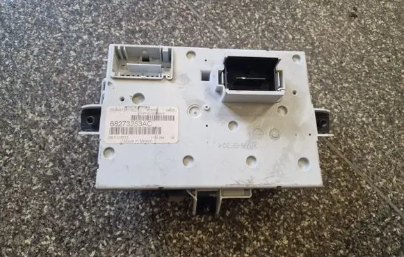 Chrysler 200 Fuse module 68273253AC