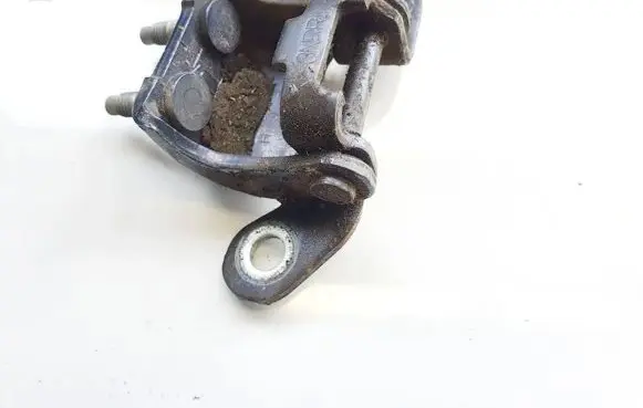Honda FR-V Rear door lower hinge