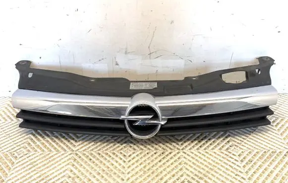 Opel Astra H Front grill