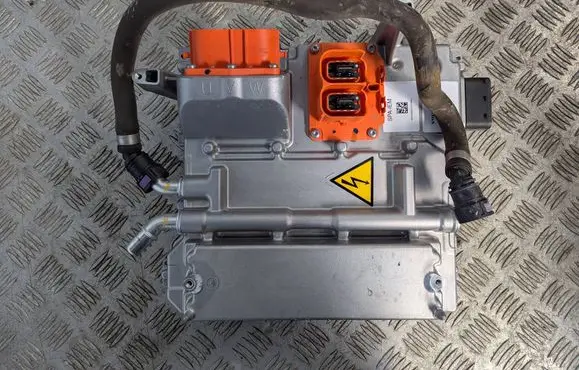 Volvo V60 Voltage converter inverter 32280830