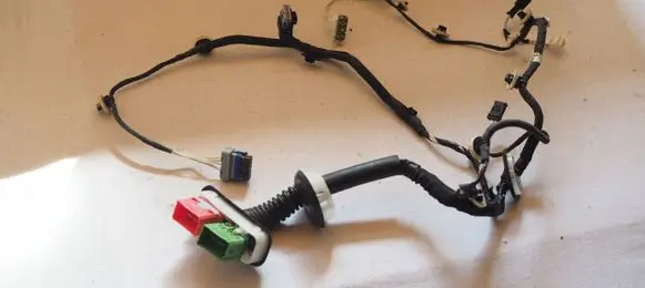 Citroen C3 Front door wiring loom/harness boot 9825268480