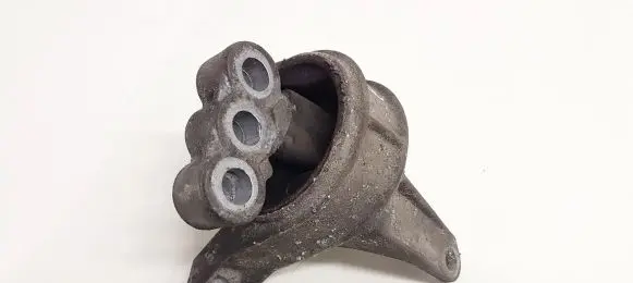 Opel Astra G Engine mount bracket 