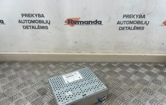 Mercedes-Benz C W205 HiFi Audio sound control unit A2229001408
