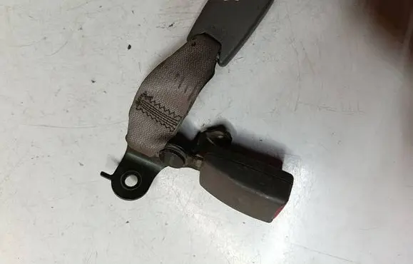 Lexus GS 300 350 430 450H Rear seatbelt buckle f16w169geas468