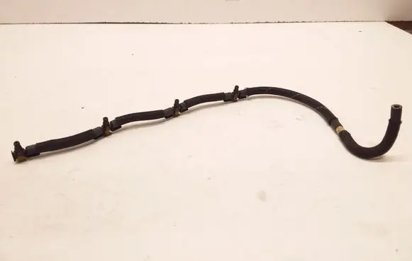 Volkswagen PASSAT B7 Fuel return line/hose 