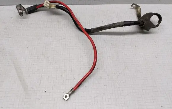 Volkswagen Golf V Positive cable (battery) 1K0971228L
