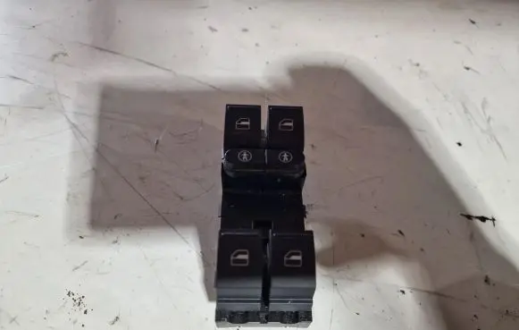 Volkswagen Touareg I Electric window control switch