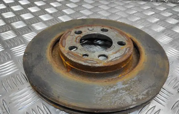 Volkswagen Golf IV Front brake disc