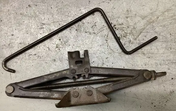 Skoda Octavia Mk2 (1Z) Lift Jack 