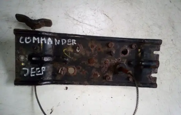 Jeep Commander Spare wheel mounting bracket 