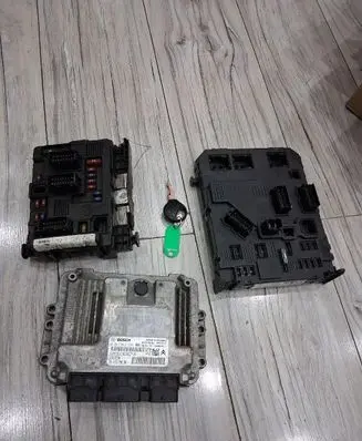 Peugeot 206+ Engine ECU kit and lock set 0281012526