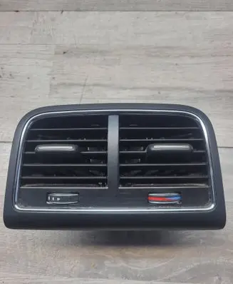 Rear air vent grill