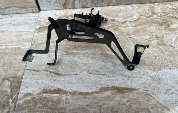 Volvo C40 Other engine bay part 32208561 22M32