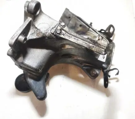 Opel Vectra C Engine mounting bracket