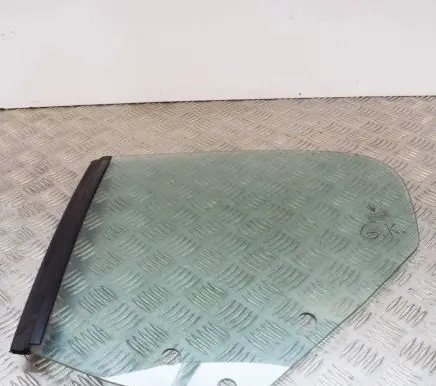 Maserati GranCabrio M145 Rear side window 43R001582E000228