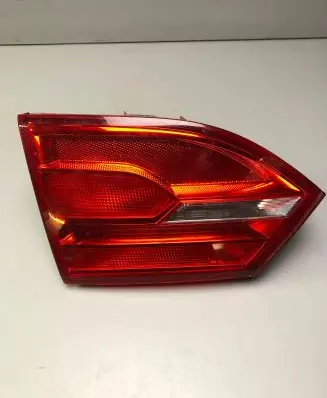 Volkswagen Jetta IV Tailgate rear/tail lights 5C6945093 F00HTV4021