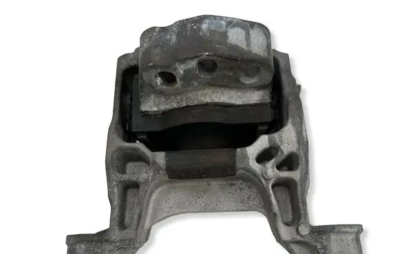 Mazda CX-5 Engine mount bracket K1442