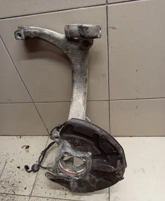 Audi A4 S4 B7 8E 8H Front wheel hub spindle knuckle 