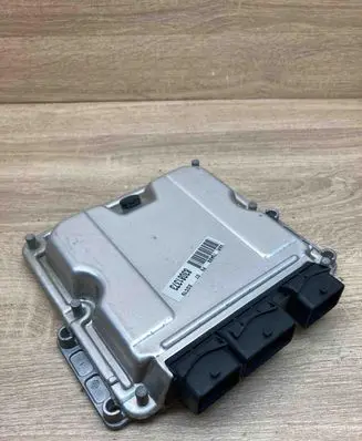 Peugeot 307 Engine control unit/module ECU 9647472780 0281011081 Used