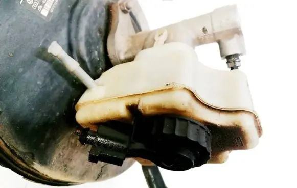 Volkswagen Touran I Master brake cylinder