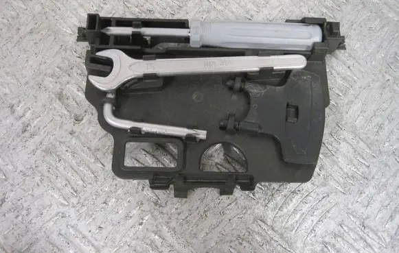 BMW 2 Active Tourer U06 Engine mount bracket 8534285