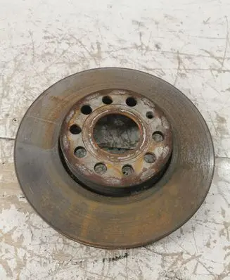 Volkswagen Golf V Front brake disc