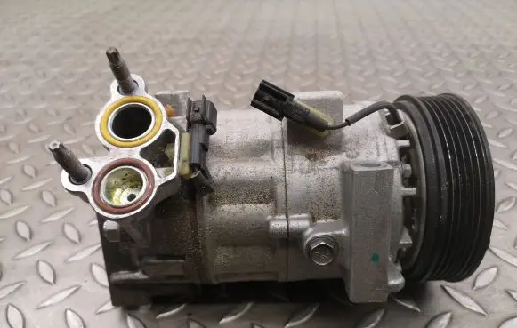 Volvo XC60 Air conditioning (A/C) compressor (pump) 32260849