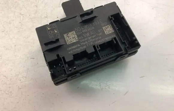 Volkswagen Golf VII Door control unit/module 5Q4959393E