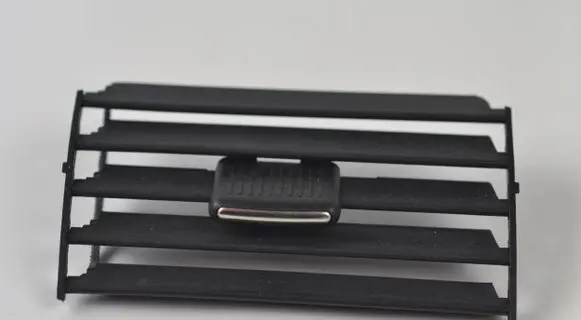 Volkswagen Golf V Dash center air vent grill