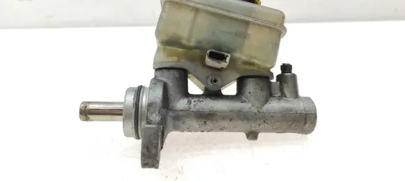 Subaru Outback Master brake cylinder