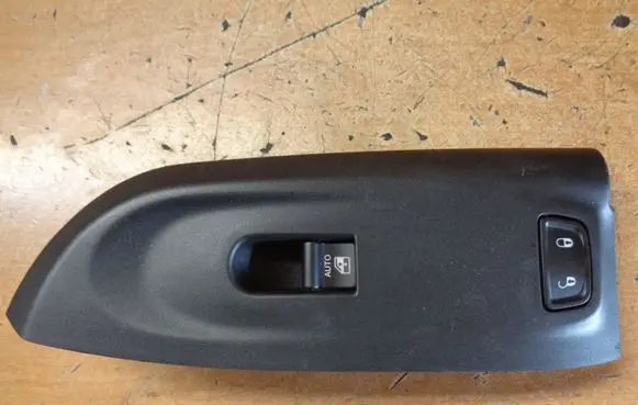 Fiat 500X Electric window control switch 7356331540