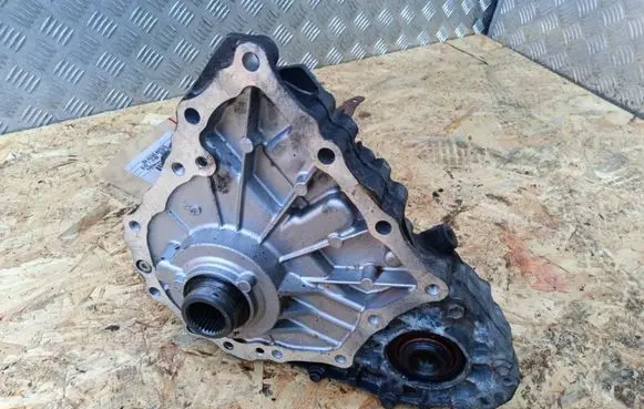 Infiniti Q50 Gearbox transfer box case 