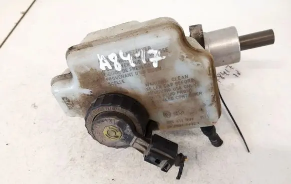 Skoda Octavia Mk2 (1Z) Brake fluid reservoir 1k1611301
