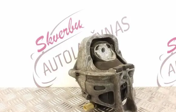 Audi A4 S4 B9 Engine mount bracket 4M0199372 4M0199372EP 782215147917I