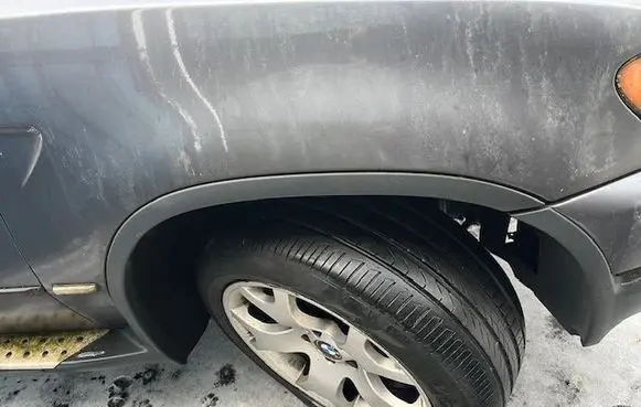 BMW X5 E53 Front arch trim 