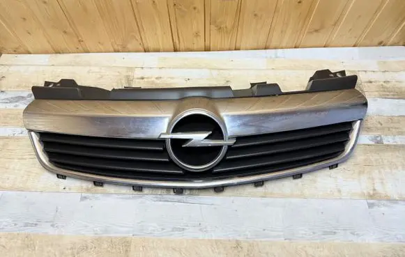 Opel Zafira B Front grill 13157590 321228108
