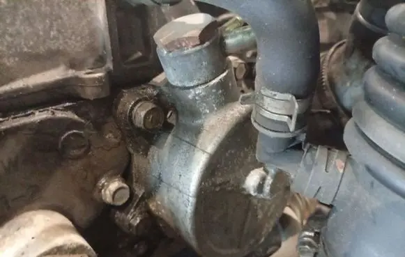 Nissan X-Trail T30 Vacuum pump