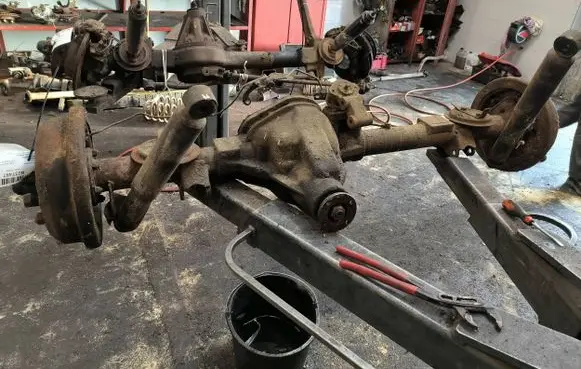 Land Rover Defender Rear differential