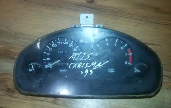 Mitsubishi Carisma Speedometer (instrument cluster) mr114265 0p0179003