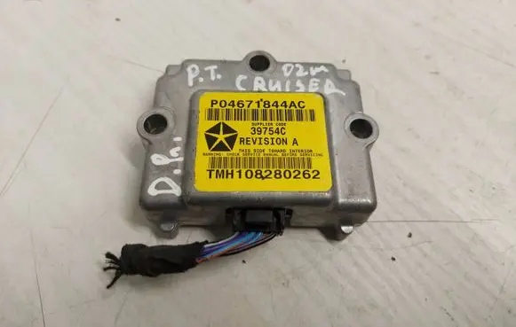 Chrysler PT Cruiser Airbag deployment crash/impact sensor P04671844AC 39754C TMH108280262