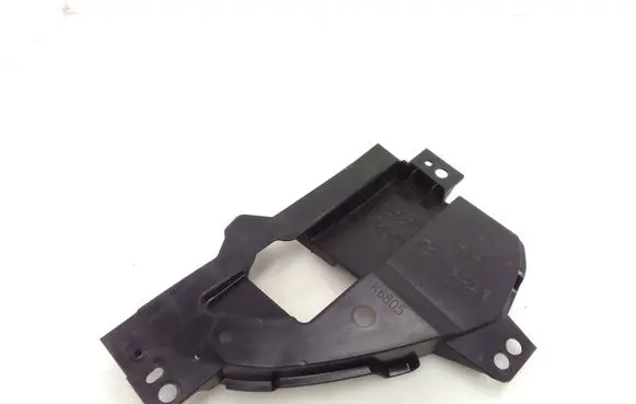 Mazda CX-30 Front bumper mounting bracket DFR5501U1