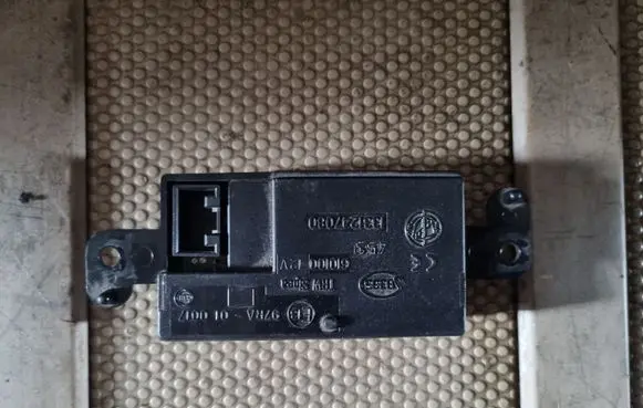 Peugeot Boxer Door control unit/module 1331247080 97RA010017