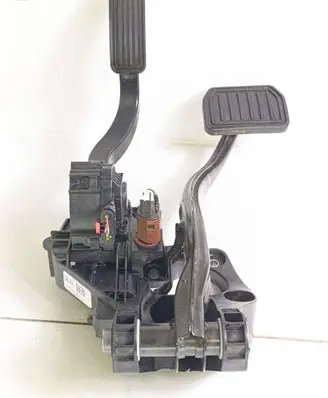 Tesla Model 3 Pedal assembly 104469100D K2009174926