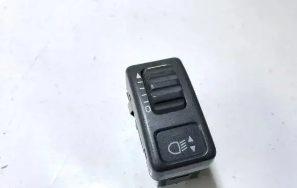 Volvo S70 V70 V70 XC Headlight level height control switch 4970