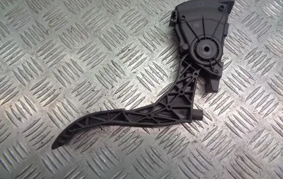 Volkswagen Polo IV 9N3 Accelerator throttle pedal 6Q1721503C