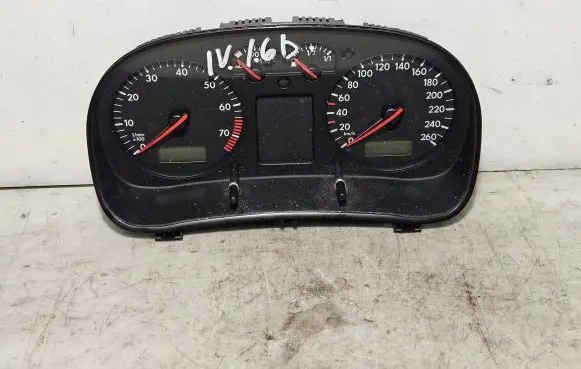 Volkswagen Golf IV Speedometer (instrument cluster) 1J0920801B